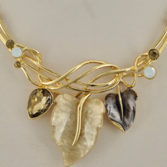 350-Leaves Golden Metal Necklace Set - Picture 4 of 5